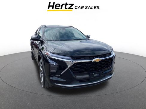 Used 2025 Chevrolet Trax LT w/ LT Convenience Package image 1