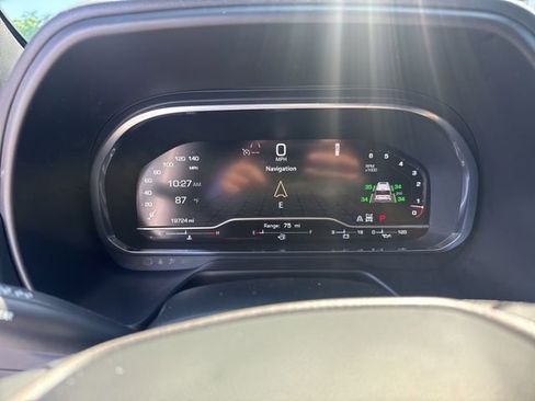 Used 2024 GMC Yukon XL AT4 w/ Technology Package AWD/4WD image 2