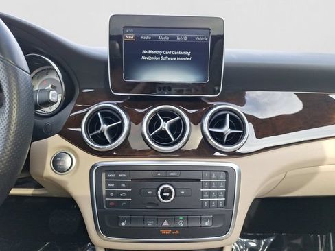 Used 2016 Mercedes-Benz CLA 250 image 16