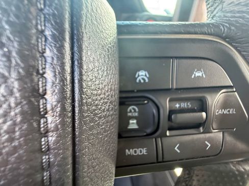 Used 2025 Toyota Tacoma TRD Off-Road image 19