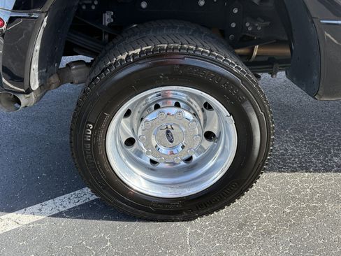 Certified 2019 Ford F450 Platinum w/ Platinum Ultimate Package image 32