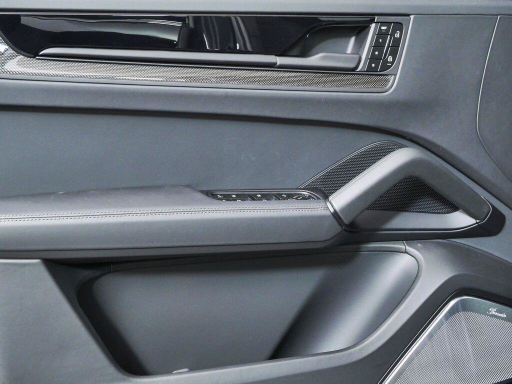 New 2026 Porsche Cayenne Turbo GT AWD/4WD image 6