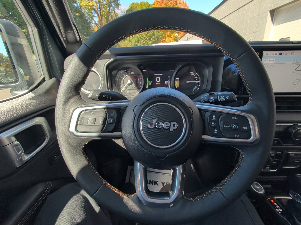 Used 2024 Jeep Wrangler Unlimited Sahara w/ Technology Group AWD/4WD image 20