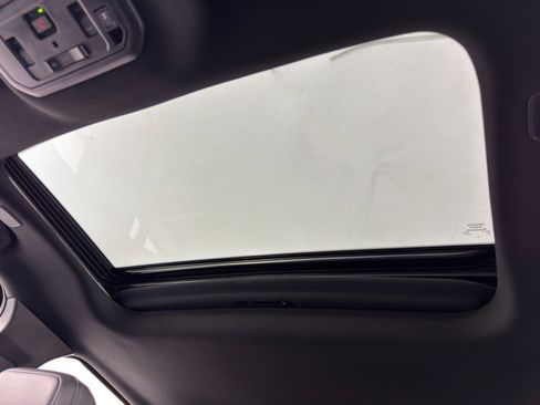 Used 2024 Toyota Tacoma TRD Sport w/ TRD Sport Premium Package image 11