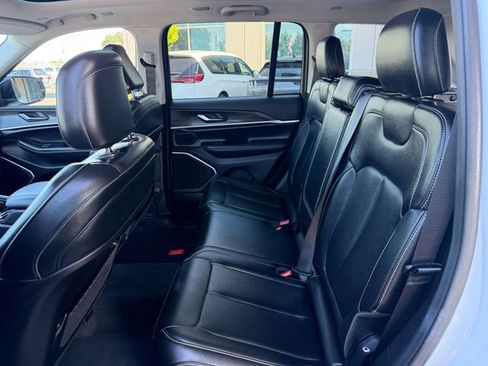 Used 2023 Jeep Grand Cherokee 4WD 4xe image 28