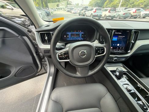 Used 2025 Volvo XC60 B5 Plus AWD/4WD image 27