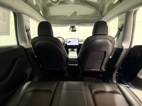 Used 2021 Tesla Model Y Standard Range image 28