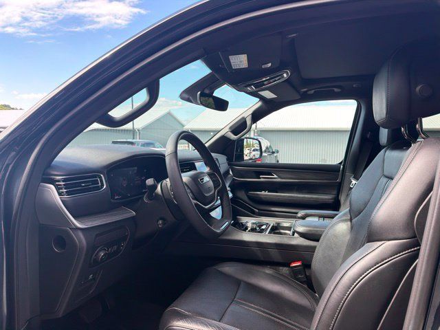 Used 2024 Jeep Wagoneer Series II w/ Premium Group I AWD/4WD image 13
