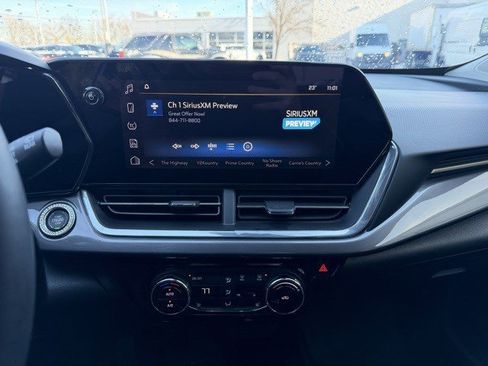 Used 2025 Chevrolet Trax ACTIV w/ Driver Confidence Package image 18