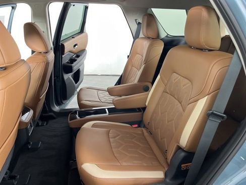 New 2026 Nissan Pathfinder Platinum FWD image 44