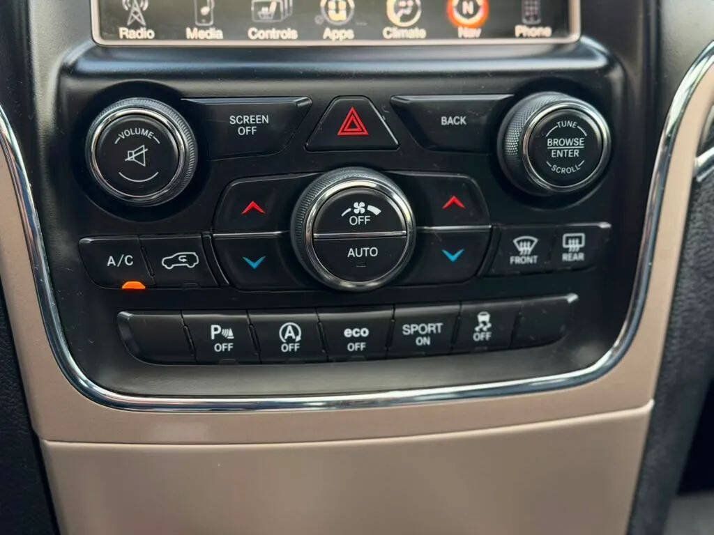 Used 2017 Jeep Grand Cherokee Overland AWD/4WD image 20