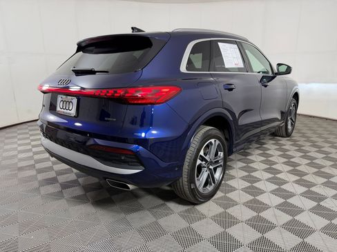 Used 2025 Audi Q5 Premium w/ Convenience Package AWD/4WD image 9