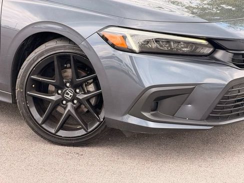 Used 2023 Honda Civic Sport image 2