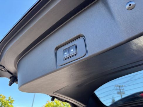 Used 2025 Nissan Rogue SV FWD image 23