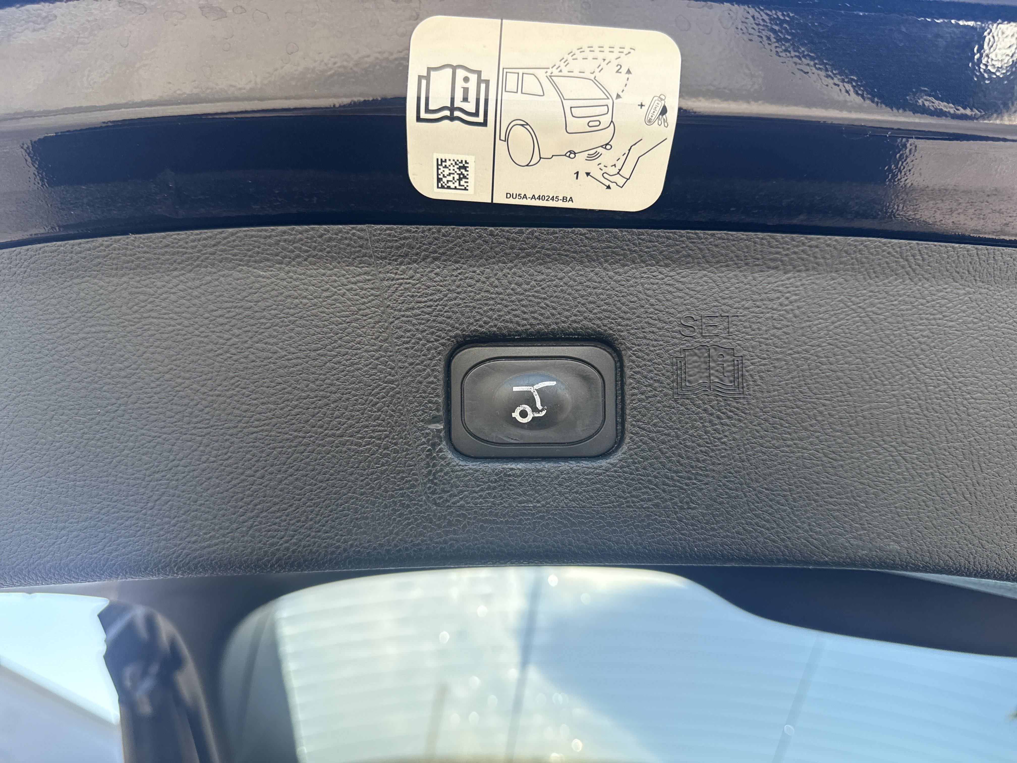 Used 2019 Ford Edge Titanium FWD image 19