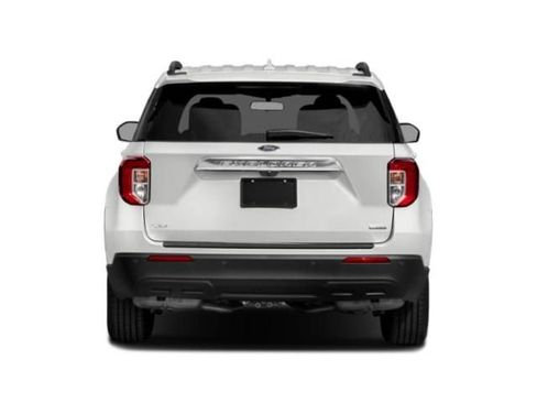 Used 2020 Ford Explorer XLT w/ Equipment Group 202A AWD/4WD image 5