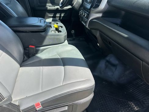 Used 2024 RAM 2500 Tradesman w/ Chrome Appearance Group AWD/4WD image 16