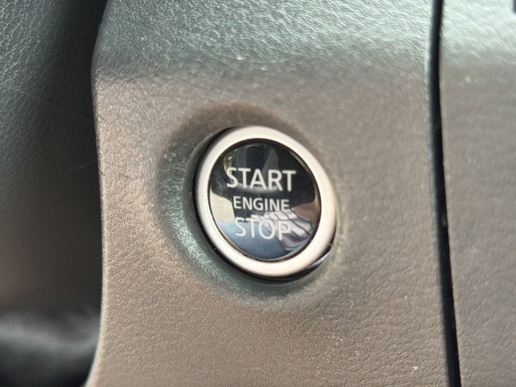 Used 2025 Nissan Frontier SV RWD image 18