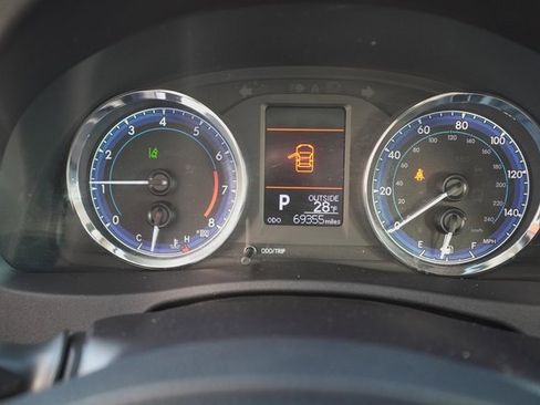 Used 2019 Toyota Corolla LE image 24