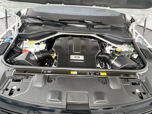 Used 2022 Land Rover Range Rover Long Wheelbase SE image 33