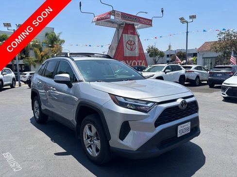 Used 2022 Toyota RAV4 XLE w/ Convenience Package AWD/4WD image 2