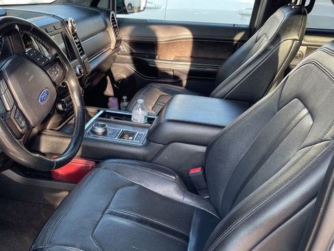 Used 2020 Ford Expedition Limited image 5