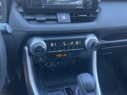 Used 2022 Toyota RAV4 LE image 3