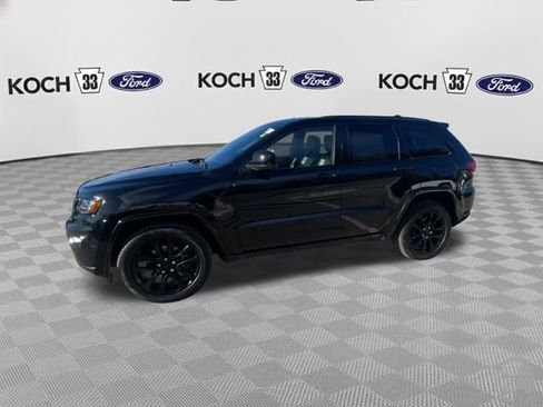 Used 2021 Jeep Grand Cherokee Laredo X image 11