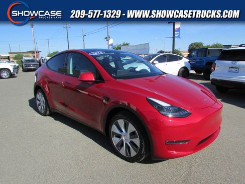 Used 2023 Tesla Model Y Long Range AWD/4WD image 1