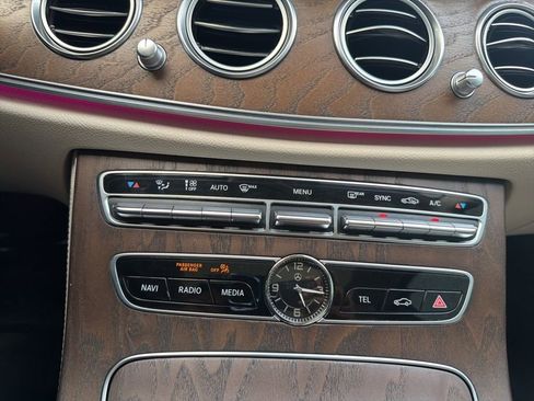Used 2018 Mercedes-Benz E 300 image 36