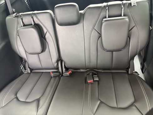 Used 2025 Chrysler Pacifica Select FWD image 27