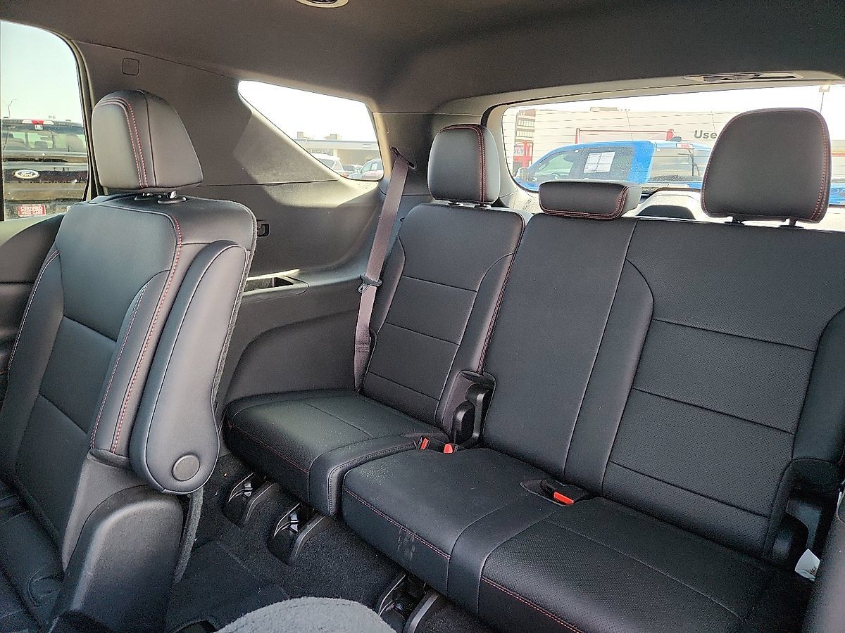 Used 2026 Chevrolet Traverse Z71 AWD/4WD image 6