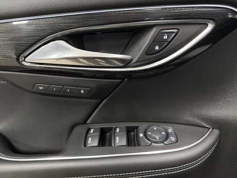 Used 2023 Buick Envision Essence image 21