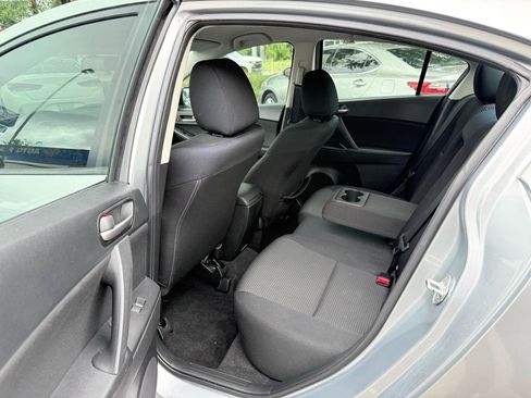 Used 2012 MAZDA MAZDA3 i Touring FWD image 14