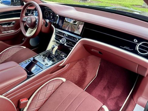 Used 2024 Bentley Flying Spur W12 image 25