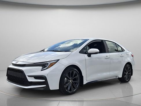 Used 2025 Toyota Corolla SE FWD image 9