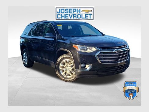 Used 2020 Chevrolet Traverse LT FWD image 1
