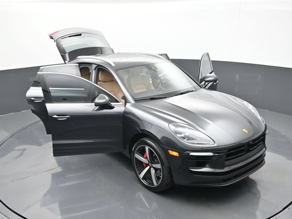 Certified 2022 Porsche Macan S AWD/4WD image 33
