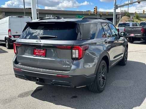 Used 2025 Ford Explorer ST-Line w/ ST-Line Street Pack AWD/4WD image 7