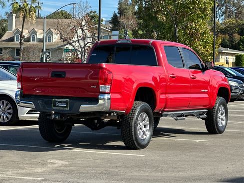 Used 2016 Toyota Tacoma SR5 image 3