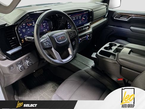Used 2024 GMC Sierra 1500 Elevation AWD/4WD image 12