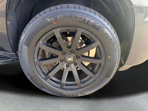 Used 2011 GMC Yukon SLT image 10