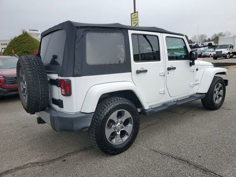 Certified 2017 Jeep Wrangler Unlimited Sahara w/ Connectivity Group AWD/4WD image 6