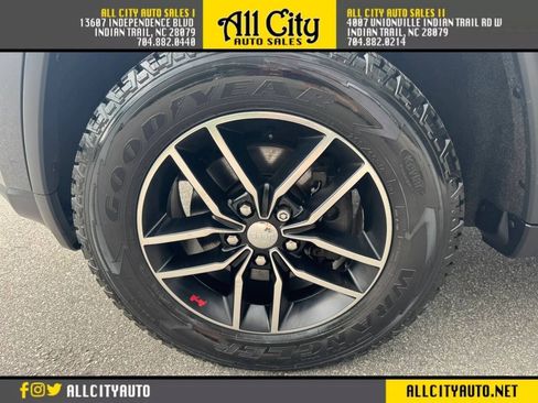 Used 2018 Jeep Grand Cherokee Trailhawk AWD/4WD image 36