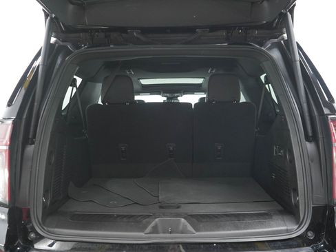 Used 2023 Chevrolet Suburban LT w/ Luxury Package AWD/4WD image 17