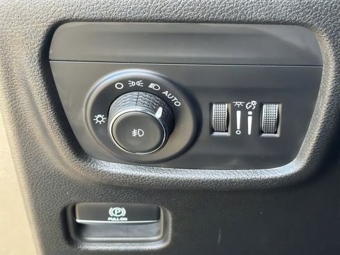 Used 2023 Jeep Grand Cherokee Limited RWD image 18