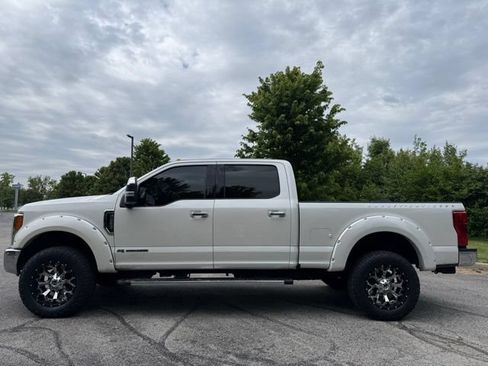 Used 2019 Ford F250 Lariat w/ Lariat Ultimate Package AWD/4WD image 3