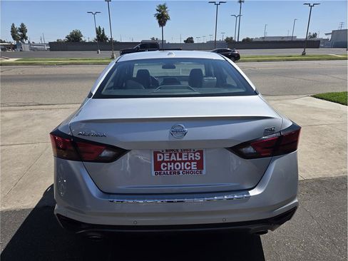 Used 2020 Nissan Altima 2.5 SR FWD image 6