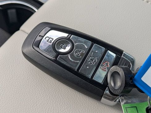 New 2026 Lincoln Nautilus Reserve AWD/4WD image 33