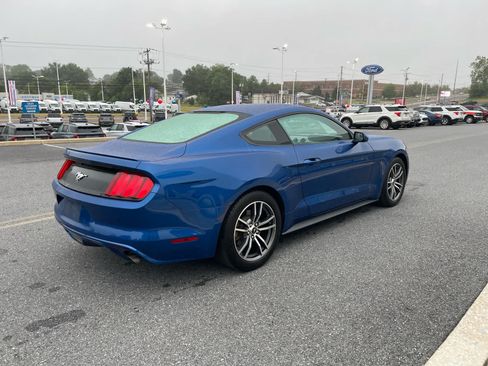 Used 2017 Ford Mustang Coupe RWD image 5